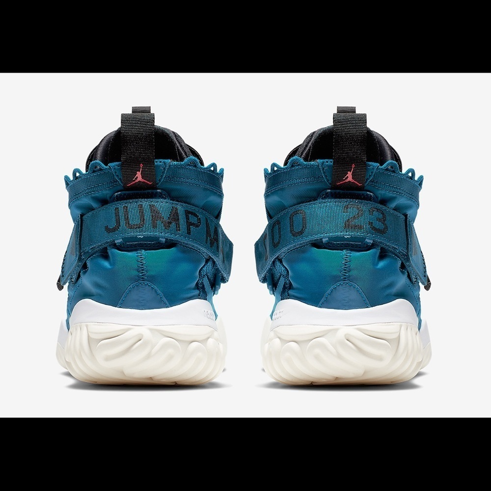 Sz 8 JORDAN PROTO REACT 'GREEN ABYSS' - Picture 3 of 11